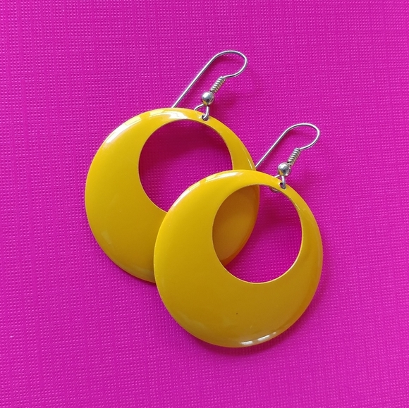 Vintage Jewelry - 5/$25 Sunshine yellow metal VTG hoops